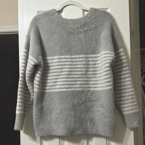Lola b. Gray sweater with white stripes